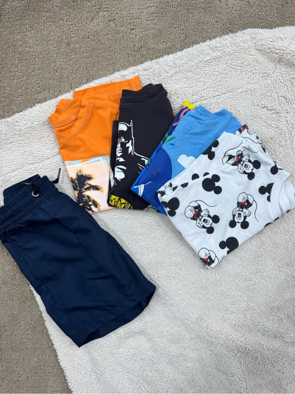 4 Kids Tops Plus 1 Shorts 4-5
